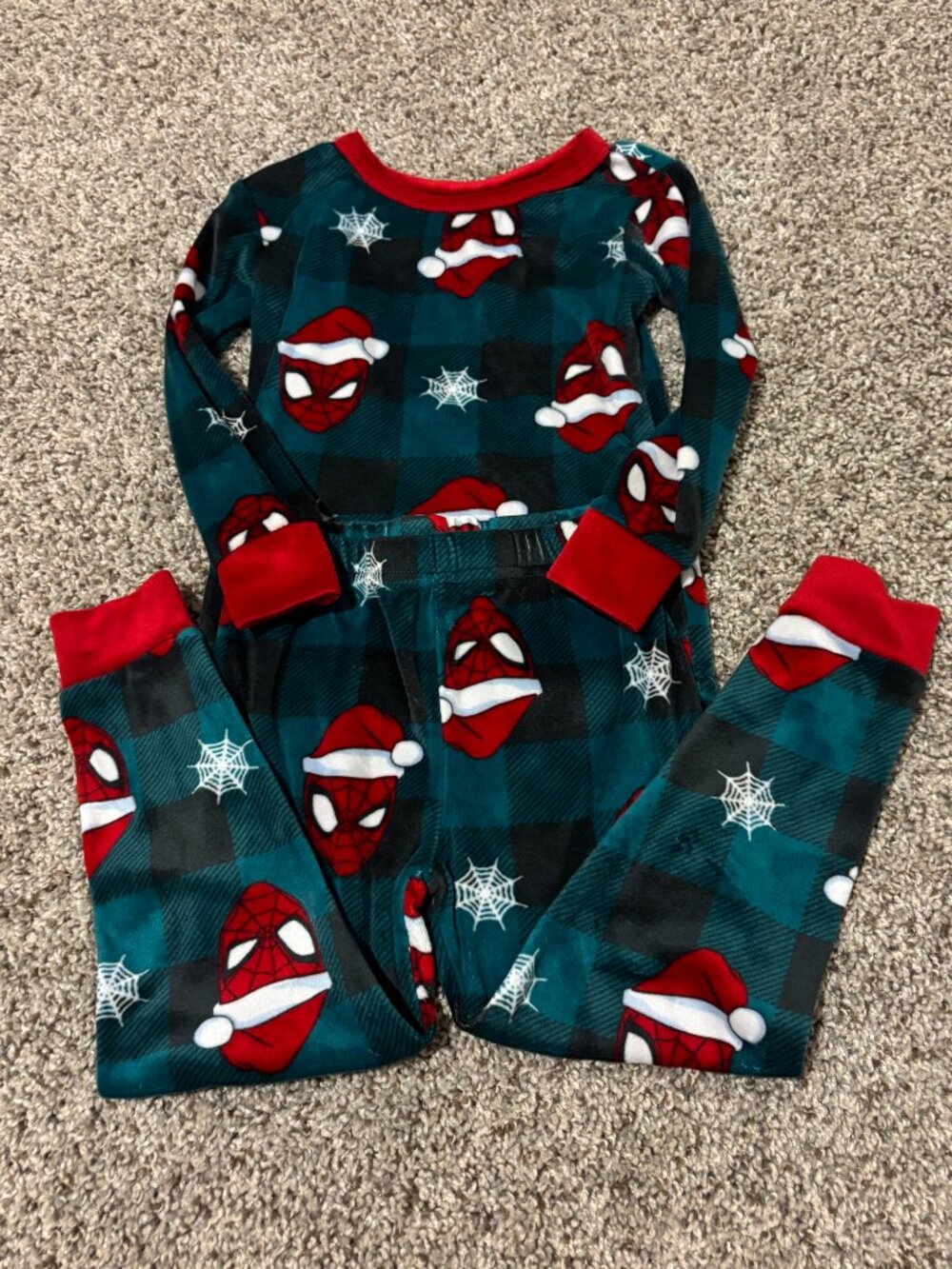 Marvel Spiderman toddler pajamas 4t Christmas green red plaid matching set